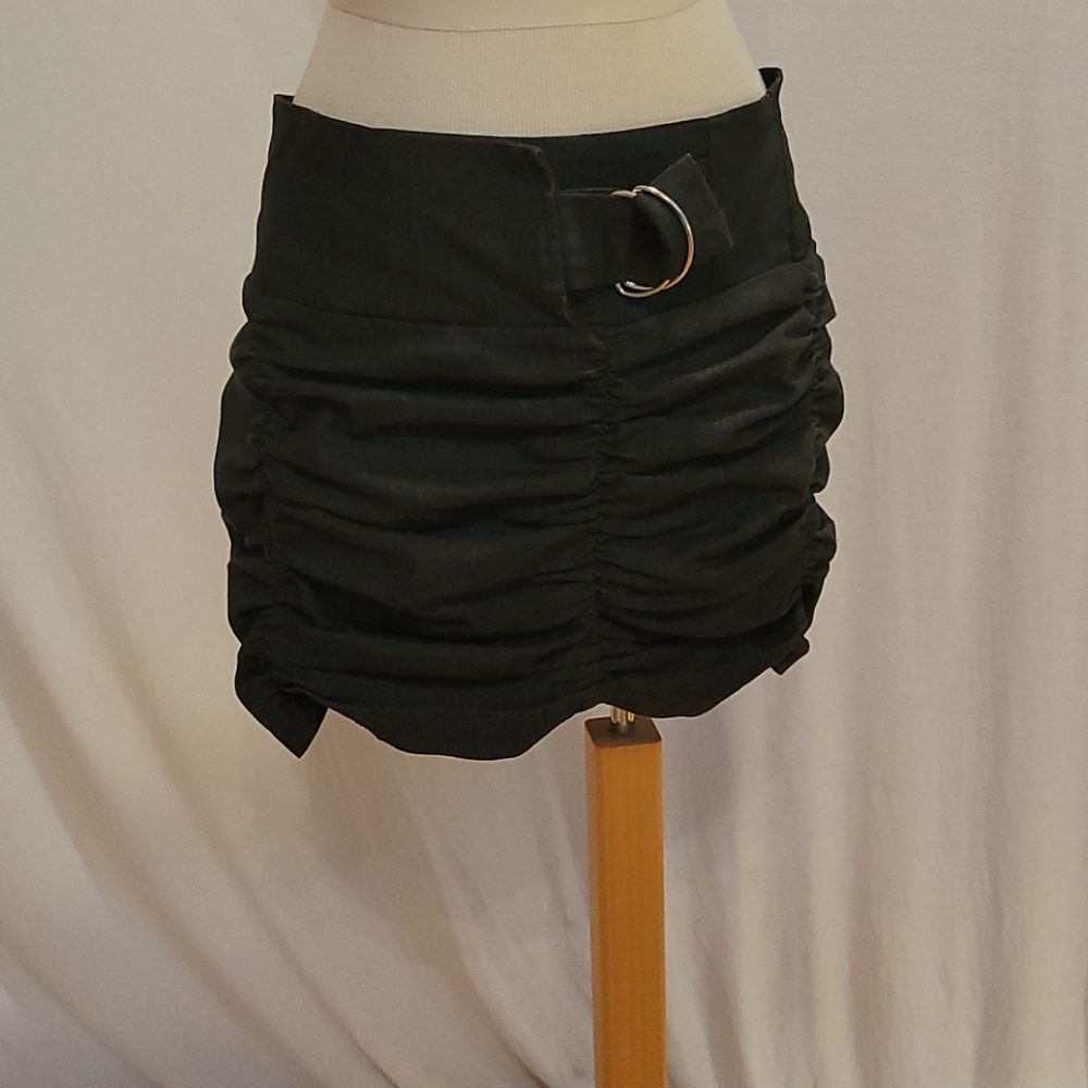 Valia lrg mini skirt with belted waist